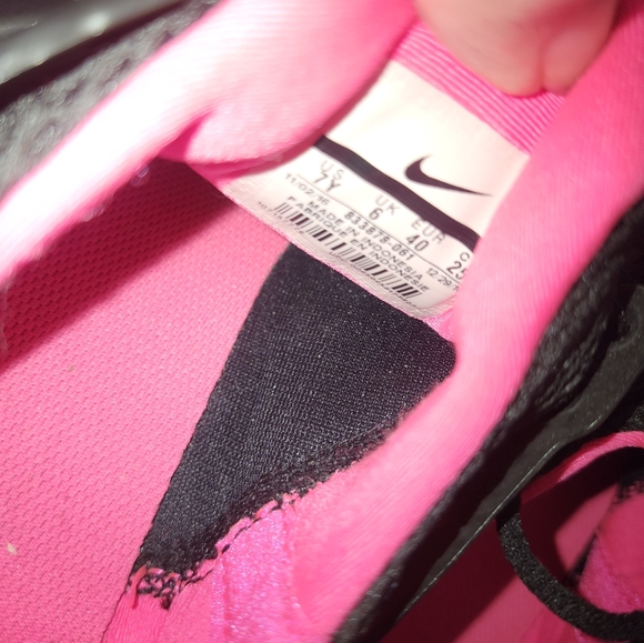 Nike Presto Black and Pink - Picture 5 of 6